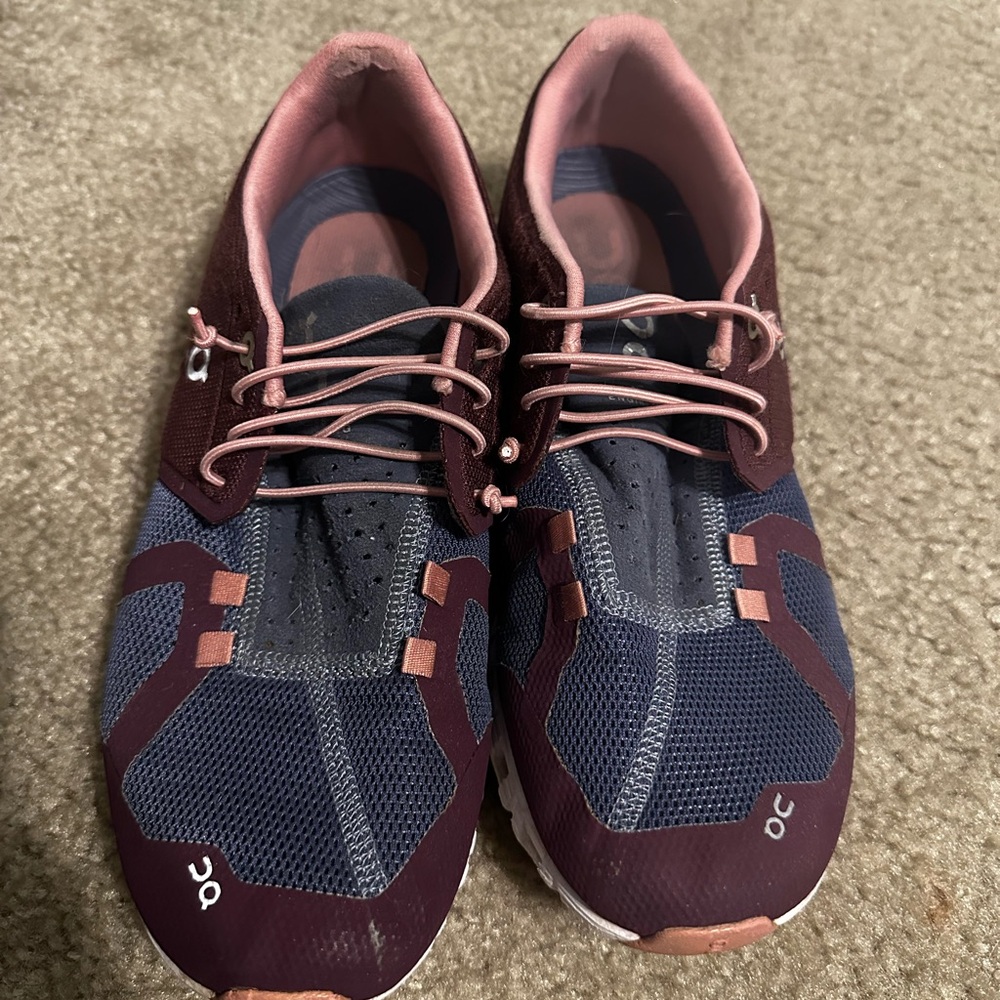 On Running Women's Sneakers in Burgundy and Navy - Picture 3 of 13